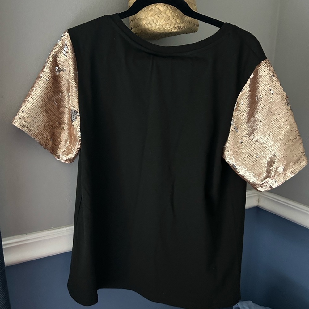 NWT New York Jets NFL Gameday Couture Black T-Shirt with Sequin Sleeves small - Picture 3 of 5